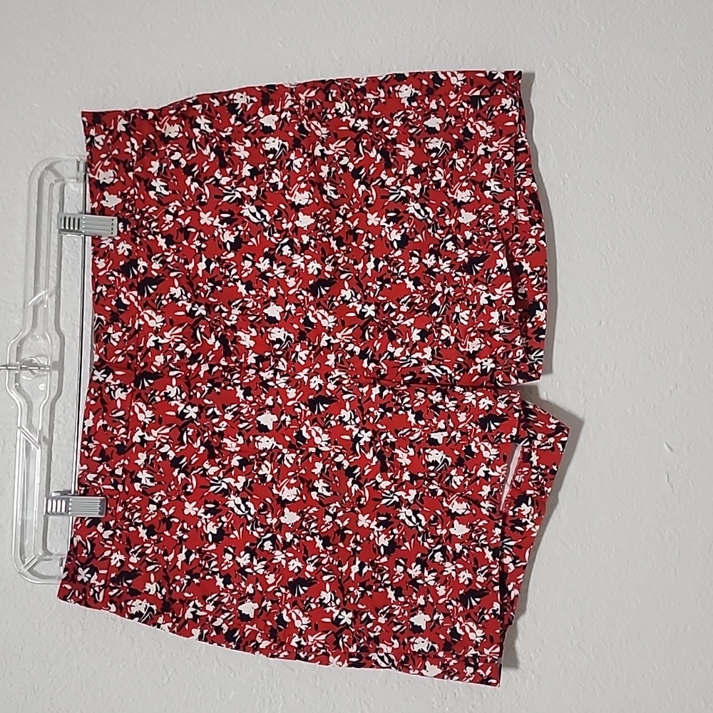 Short, red, Banana Republic, Size 8 - Picture 1 of 7